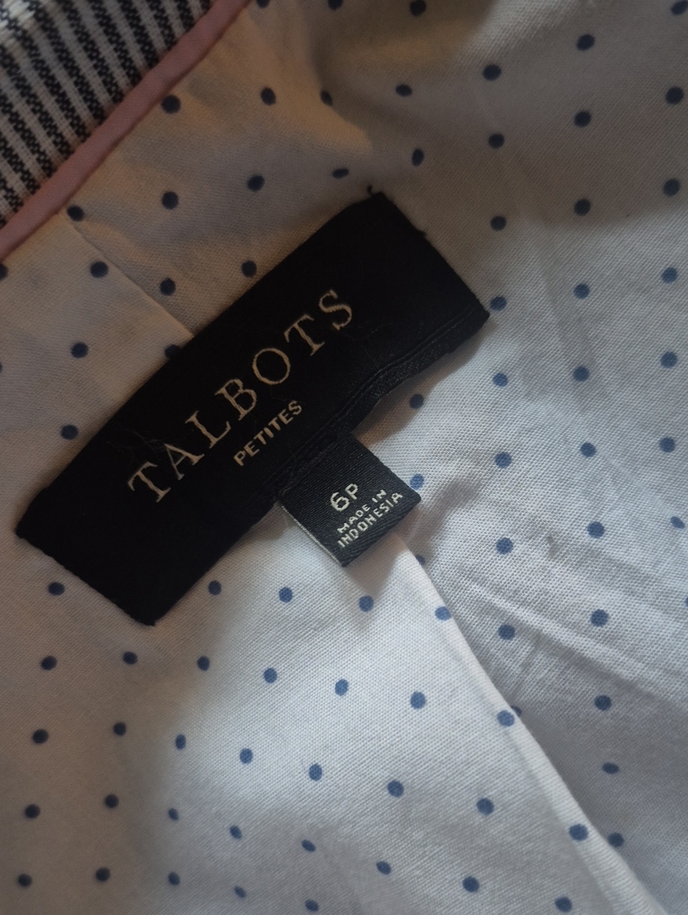 Talbots Petite (Indonesia) Ladies Linen Blend (2) Button Ultra Light Blazer
